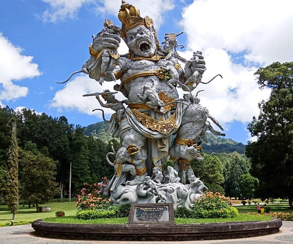 Rahwana Statues at Bedugul Botanical Garden | Tabanan Places of Interest | Bali Golden Tour