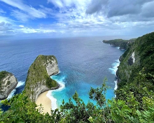 Kelingking Beach | Bali Tour Packages 6 Days and 5 Nights | Bali Golden Tour