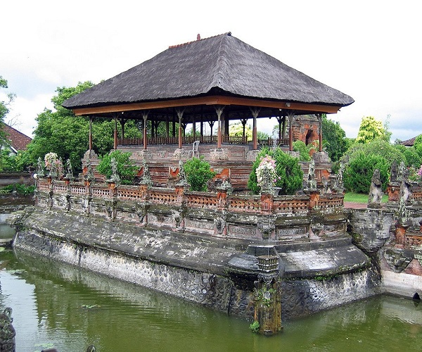 Bale Kambang and Taman Gili | Bali Golden Tour