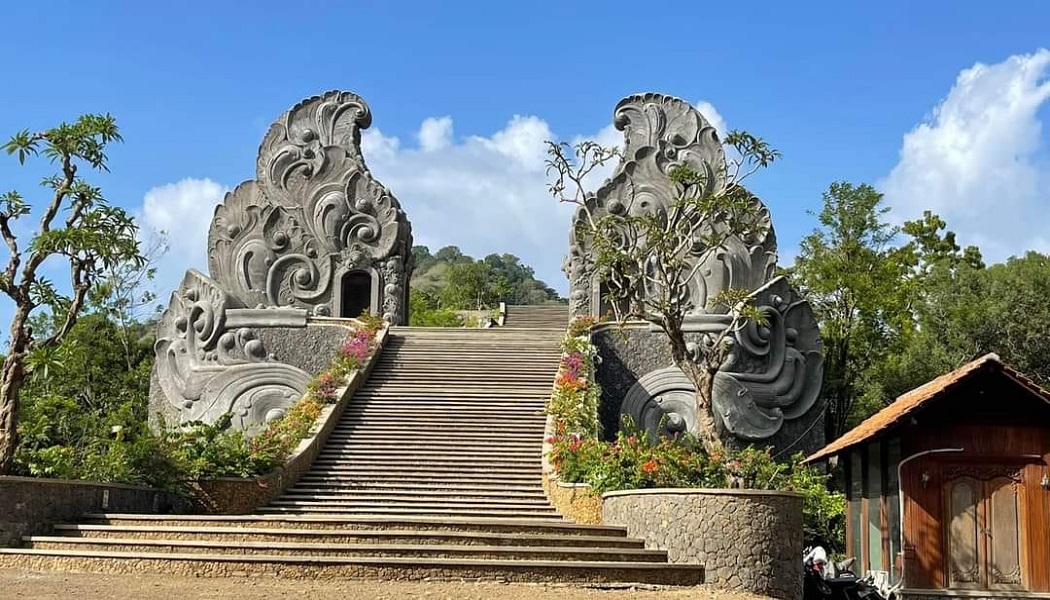 SANG HYANG AMBU GATE | THE GATE OF MOKSHA | BUGBUG GREETS