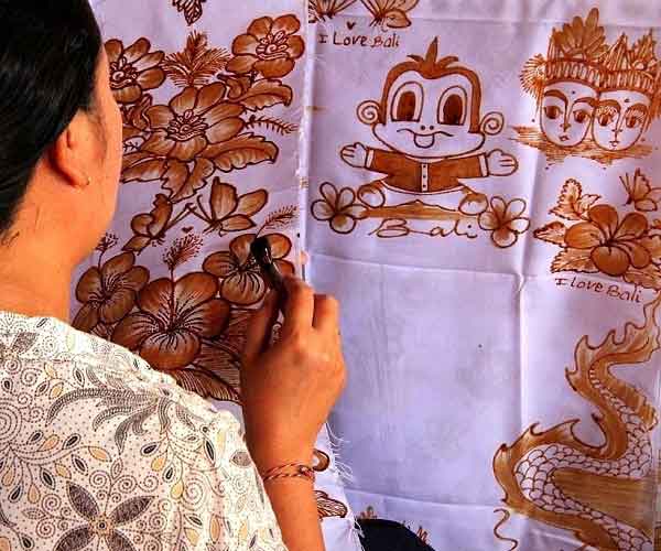 Tohpati Batik Art Village | Gianyar Places of Interest | Bali Golden Tour