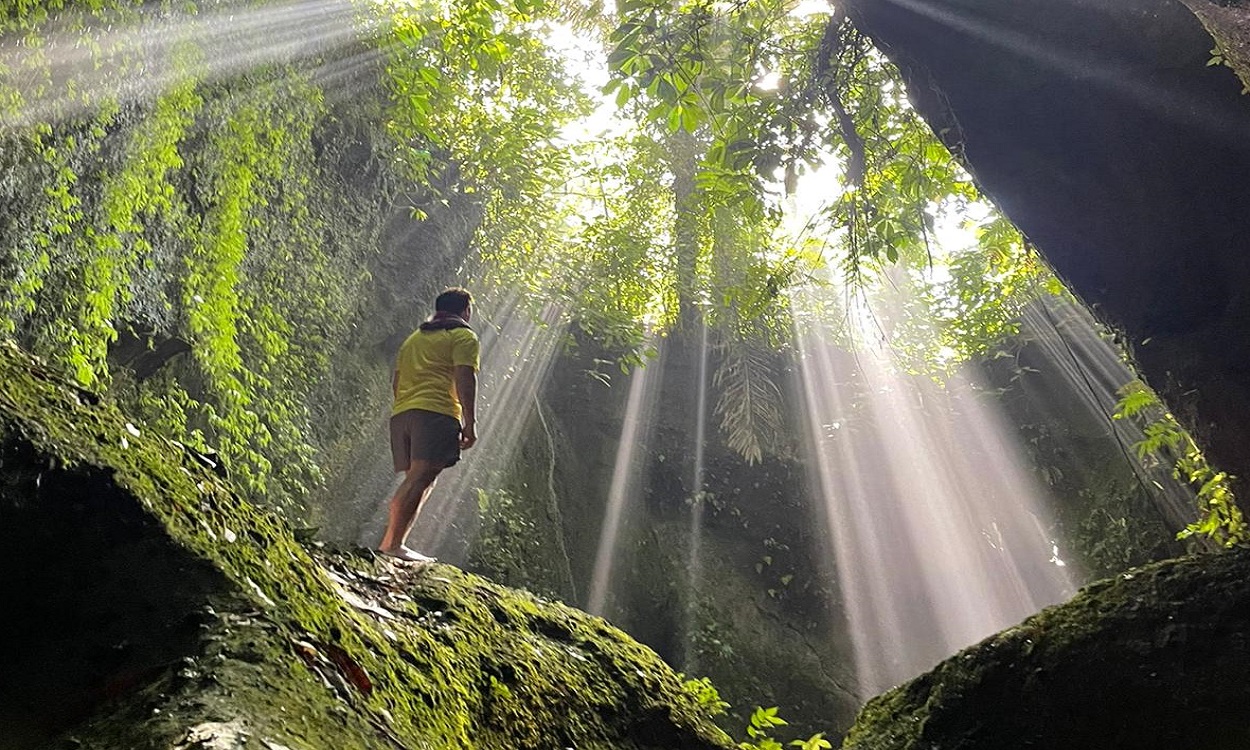 TUKAD CEPUNG WATERFALL | BALI INTEREST PLACE | BALI GOLDEN TOUR