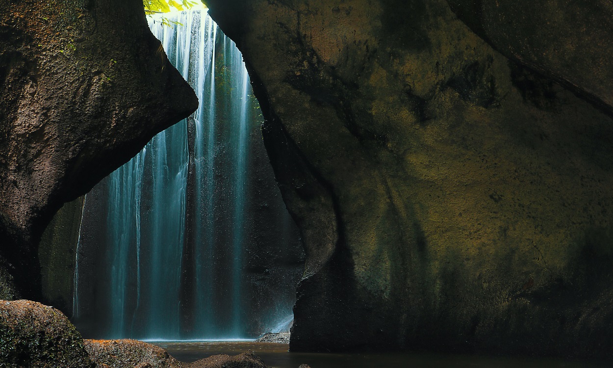 TUKAD CEPUNG WATERFALL | BALI INTEREST PLACE | BALI GOLDEN TOUR