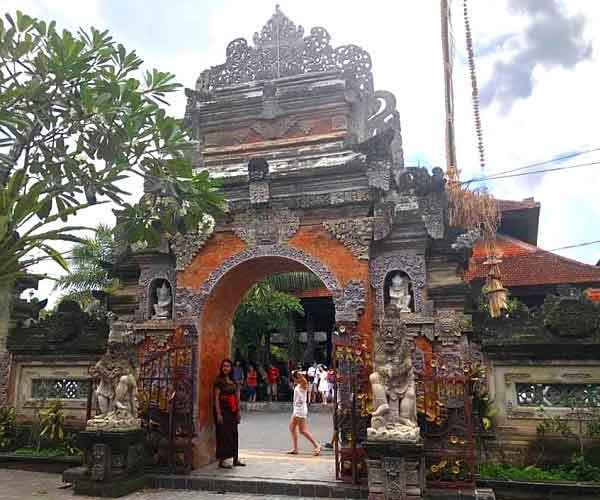 Entrance Gate Ubud Palace | Gianyar Places of Interest | Bali Golden Tour