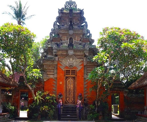 Kori Agung Ubud Palace | Gianyar Places of Interest | Bali Golden Tour