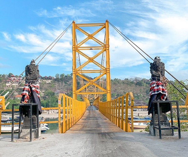 Yellow Bridge | Nusa Lembongan and Nusa Ceningan | Bali Golden Tour